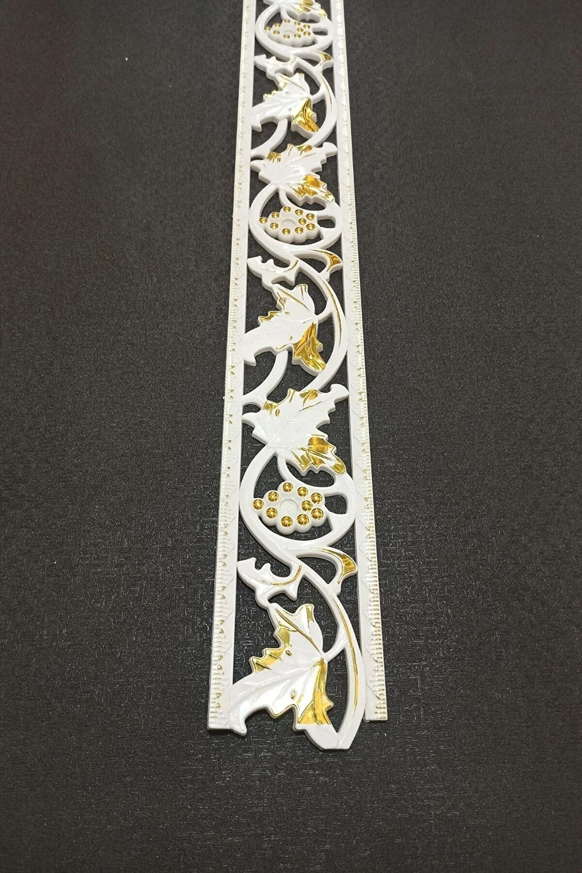 SNR Duvar Ve Tavan Bordürü 10 Cm Eninde 100cm Uzunluğunda Dgk-14 DGK-14